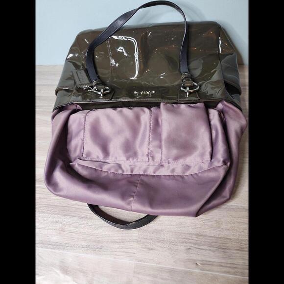 COACH 2011 OLIVE EMBOSSED PATENT LEATHER E/W TOTE - Picture 3 of 8